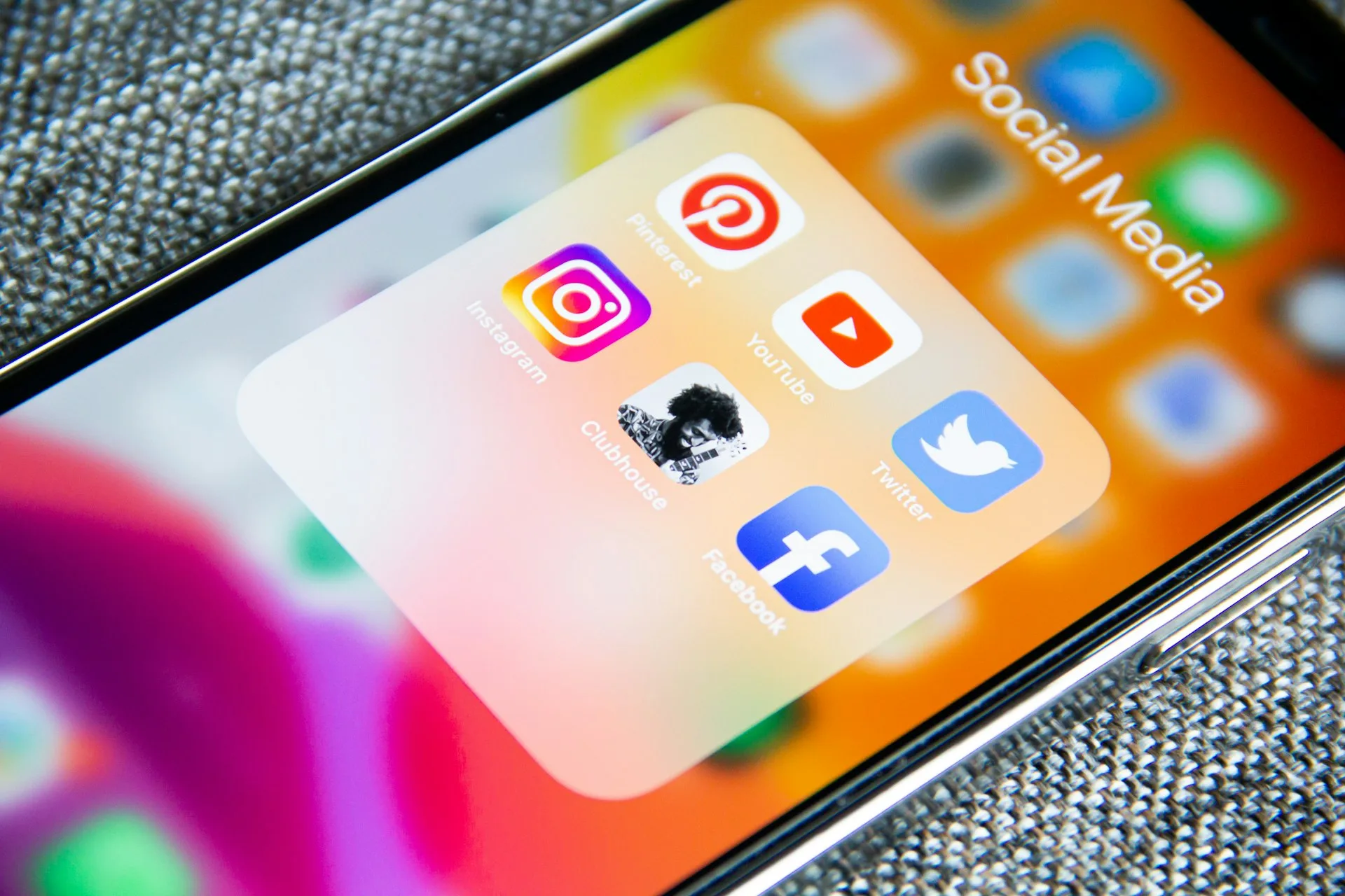 Social media marketing strategy planning for Farmington Hills business